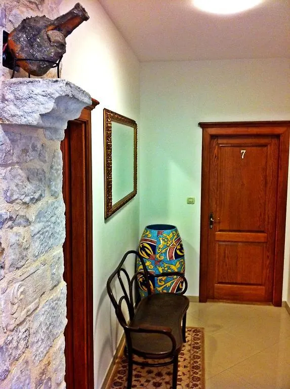 Luxury Rooms Keko Split 4*,  Croacia